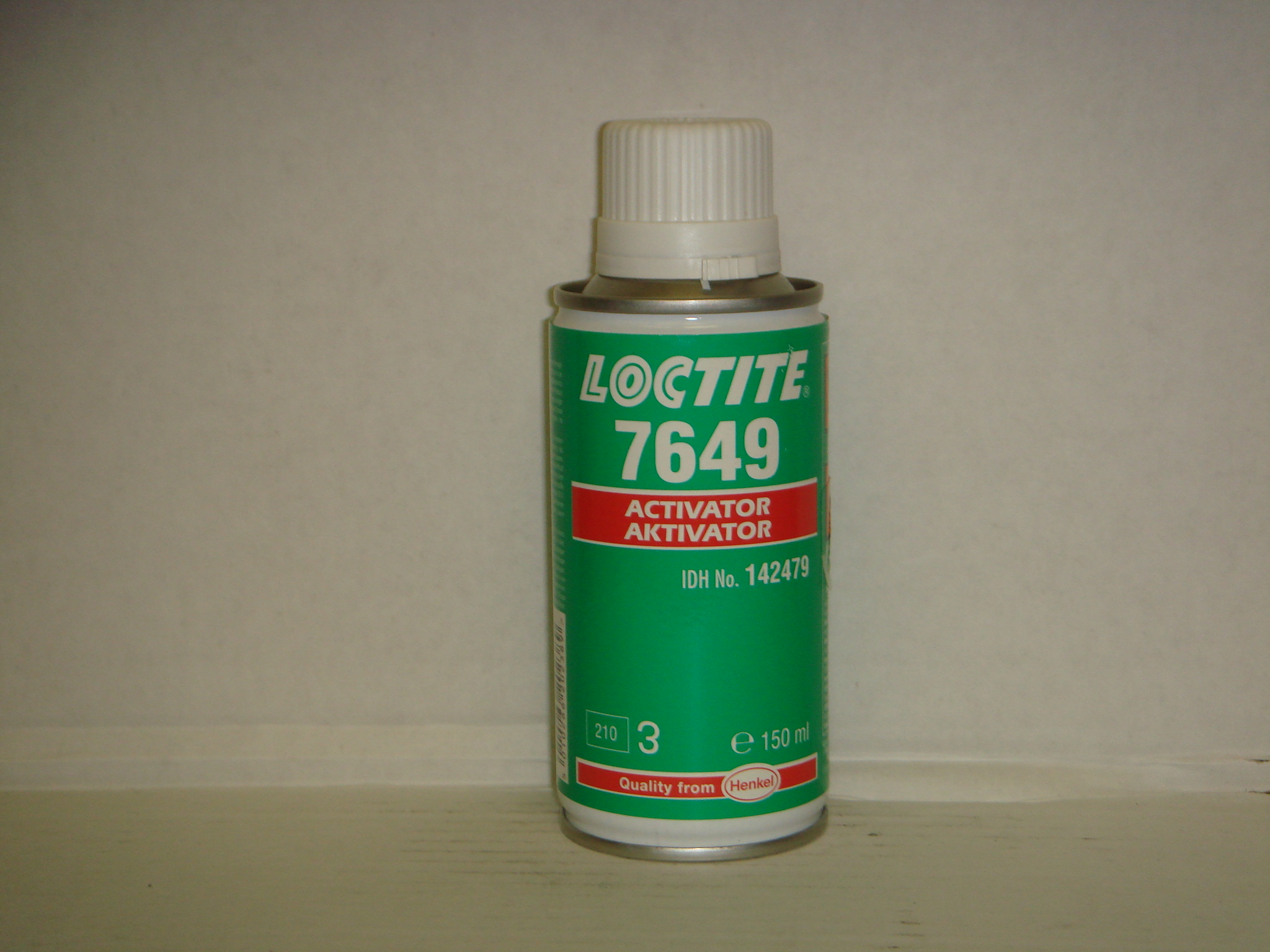 Купить запчасть LOCTITE - 142479 Активатор N для анаэробов и клеёв 326/319, (спрей 150мл.)